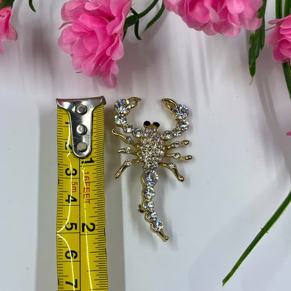 Crystal Bling Scorpion Vintage Y2K Era Brooch - Picture 6 of 6